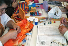 une ambiance chaleureuse et conviviale autour des travaux de couture